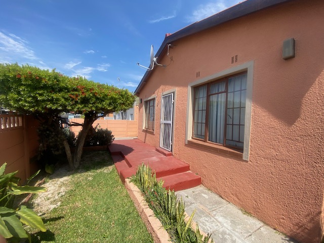 4 Bedroom Property for Sale in Belhar Western Cape